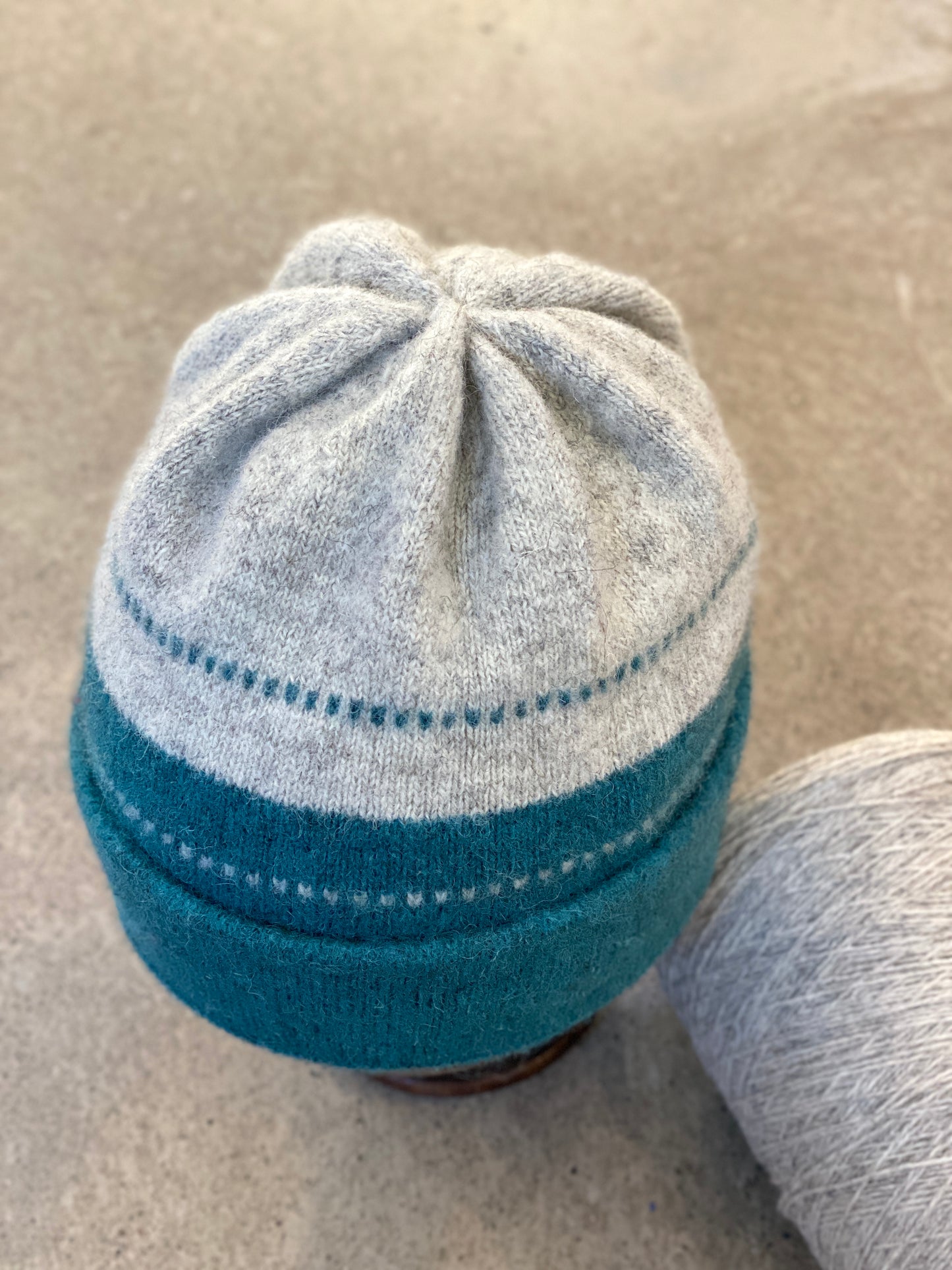 Double Dott Hat - Silver/Sea Green