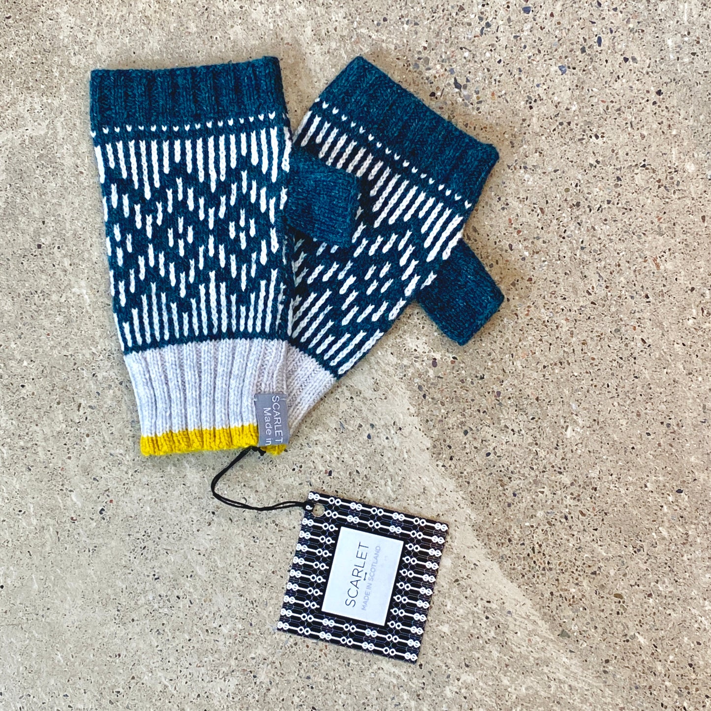 Dundee Graphics Fingerless Gloves - Petrol Green