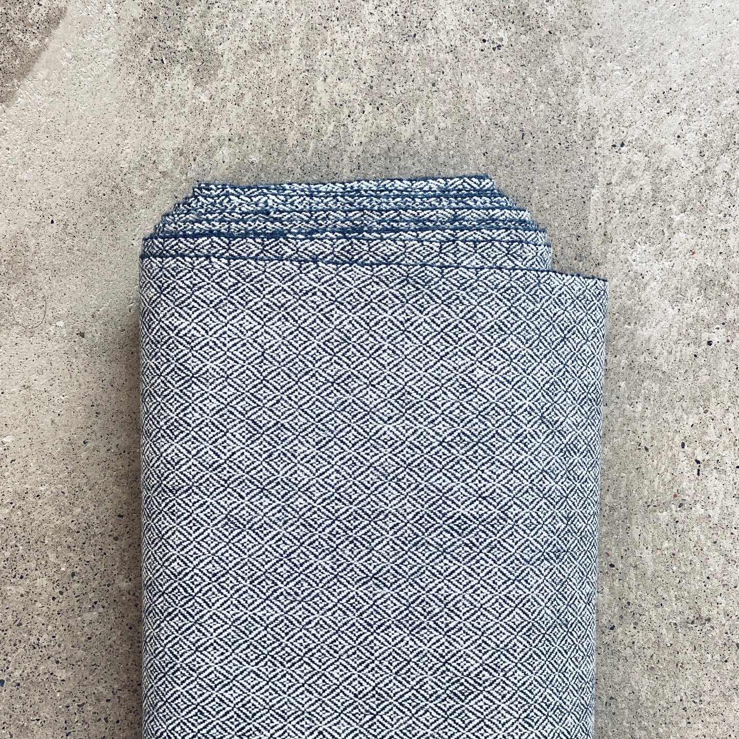 Diamond Twill - Basalt/IW7 Silver
