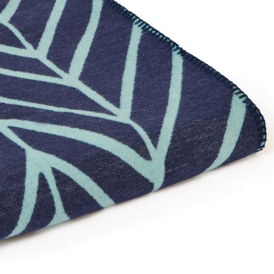 Spearmint and Navy Nordic