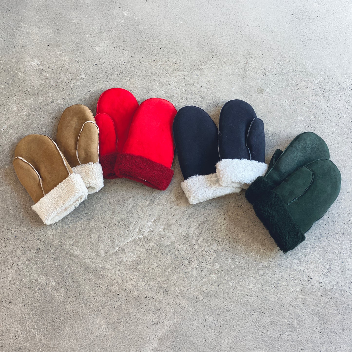 Sheepskin Mitts - Womens