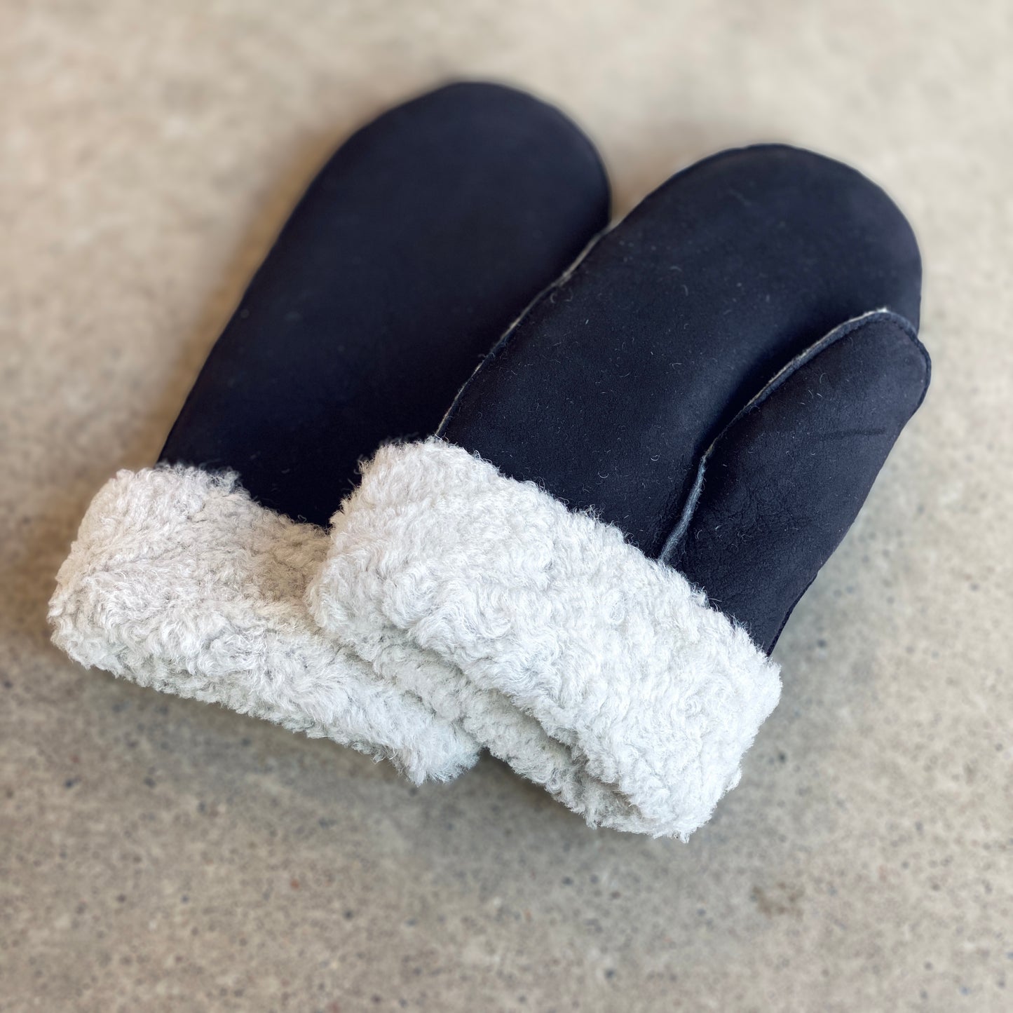 Sheepskin Mitts - Womens