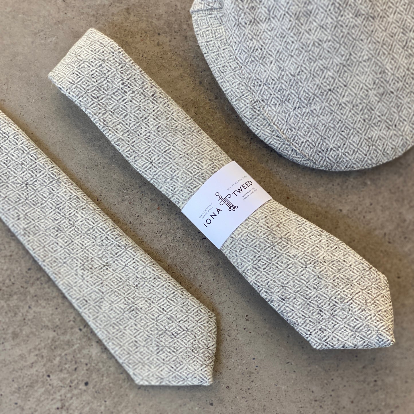 Iona Tweed Tie - Silver Diamond Twill