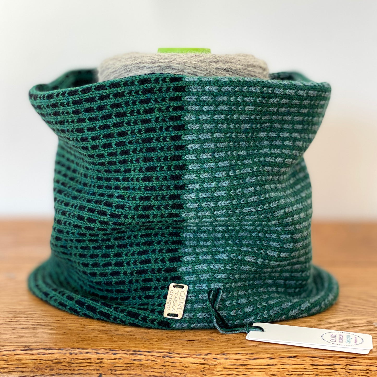 Iona Morse Code, Short Cowl