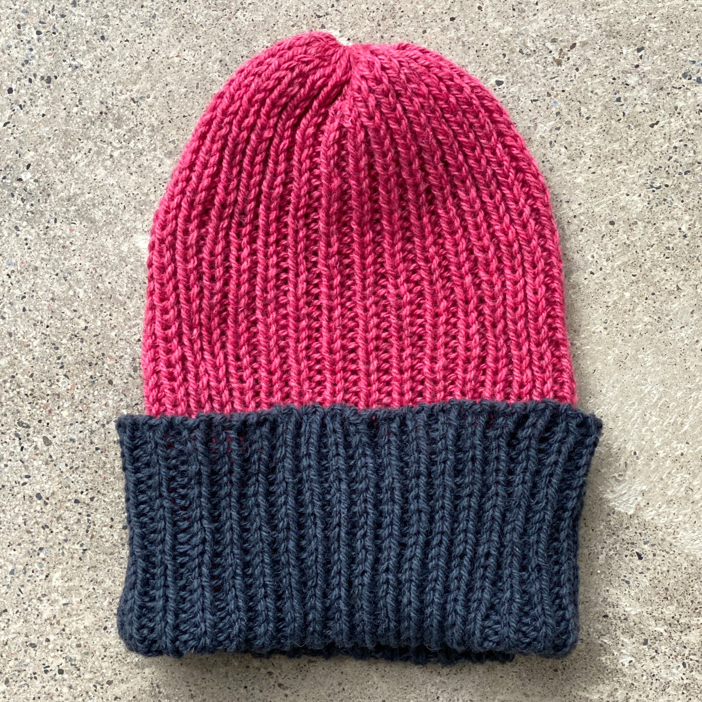 Mor Hat - Fuchsia/Basalt