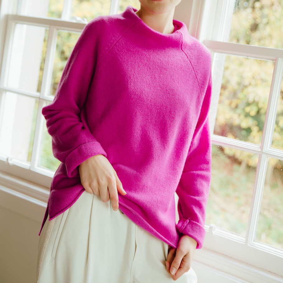 Corry Raglan Sweater - Honesty