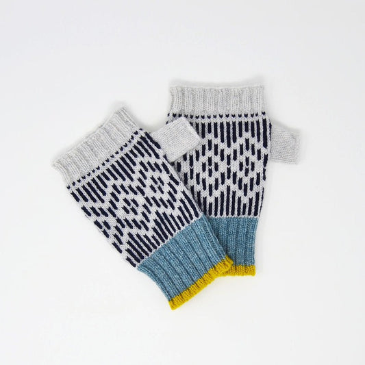 Dundee Graphics Fingerless Gloves - Grey