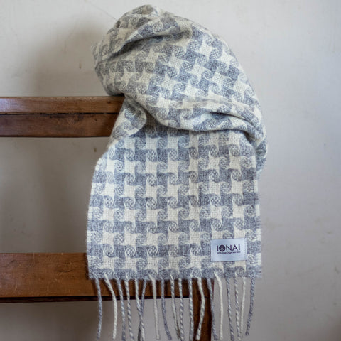 Iona Wool Woven Scarf - PINWHEEL